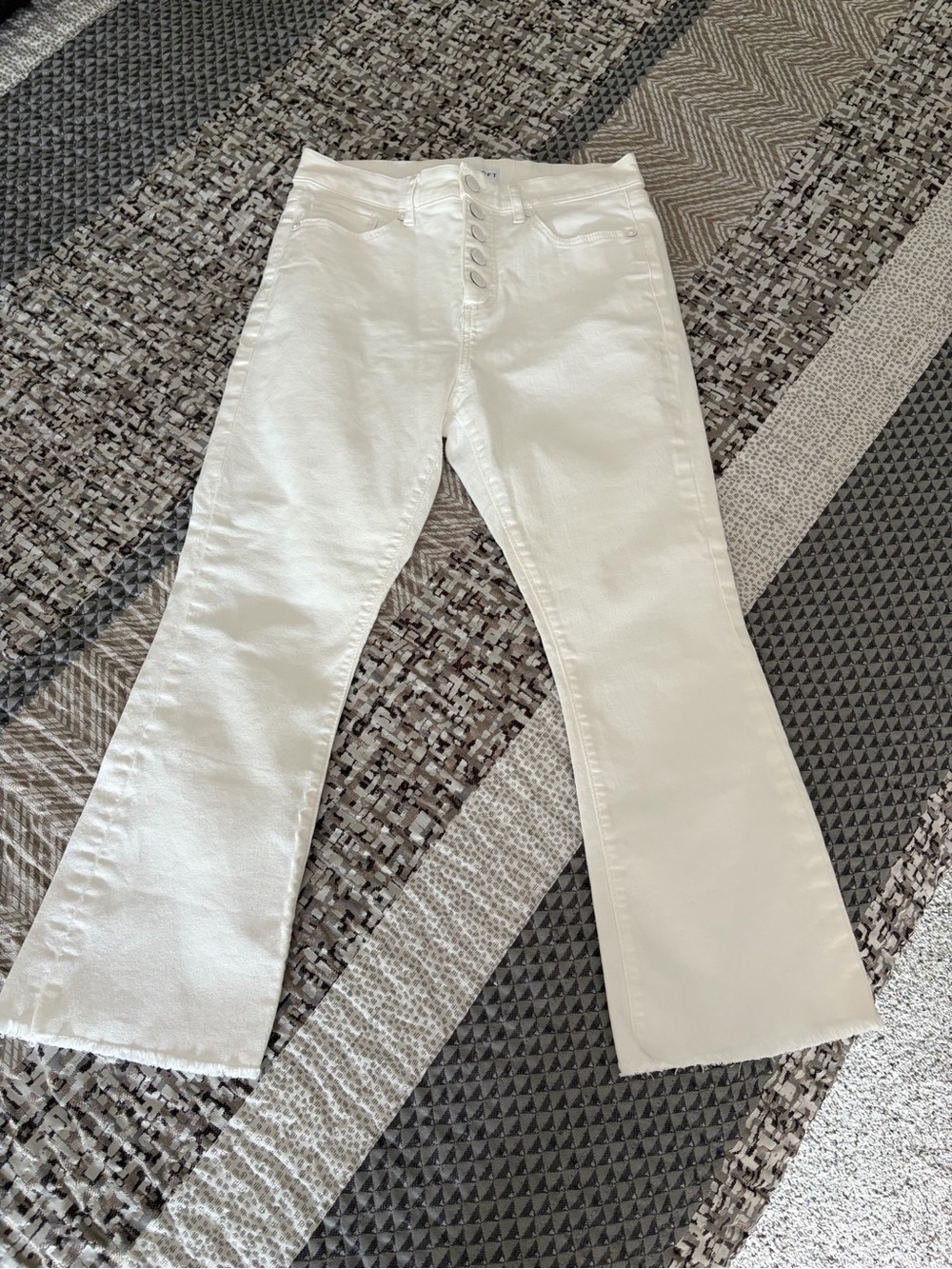 White loft Jeans-The Kick Crop